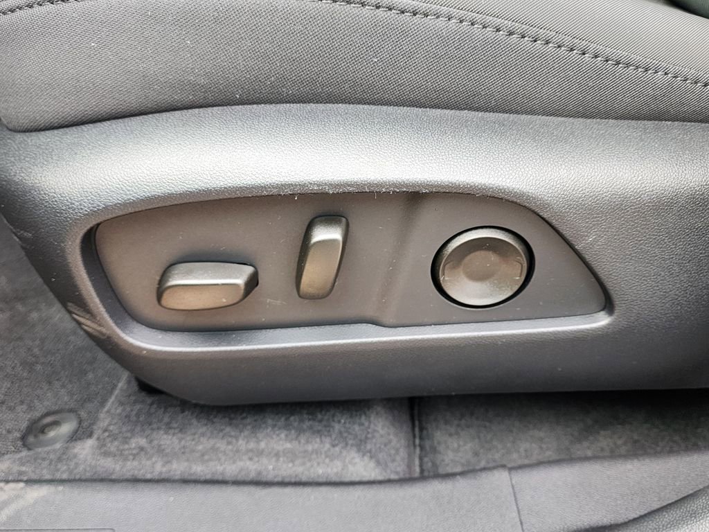 New 2026 GMC Terrain AT4 w/ Convenience Package III image 17