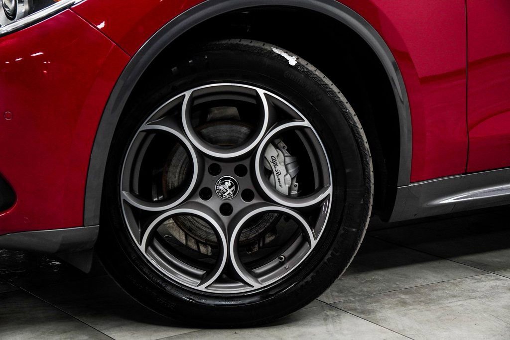 Used 2022 Alfa Romeo Stelvio Ti image 3