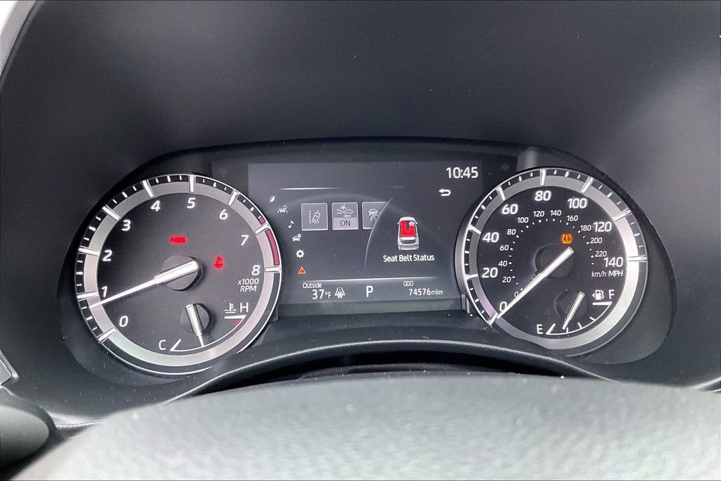 Used 2021 Toyota Highlander XLE AWD/4WD image 18