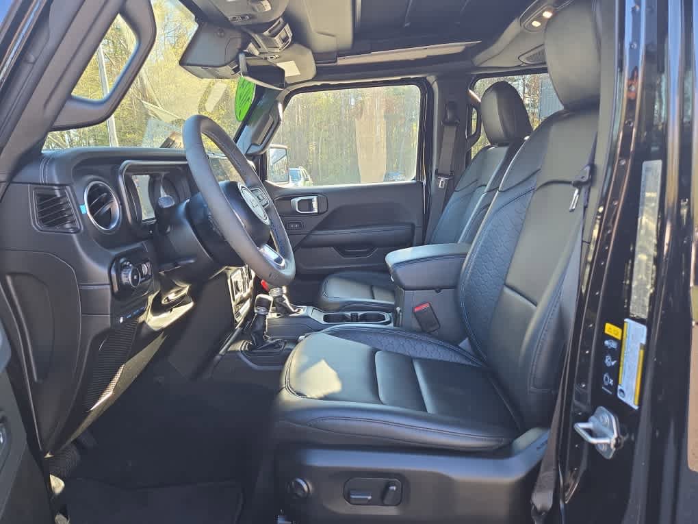 Used 2024 Jeep Wrangler High Altitude AWD/4WD image 17