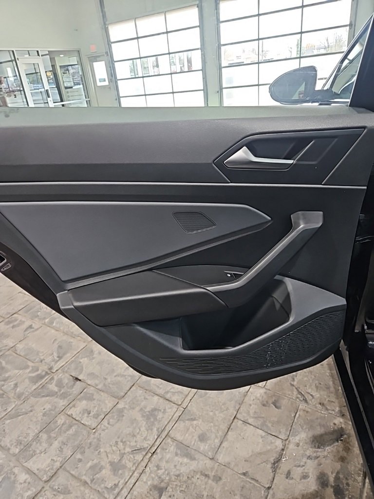 Used 2025 Volkswagen Jetta SEL image 20