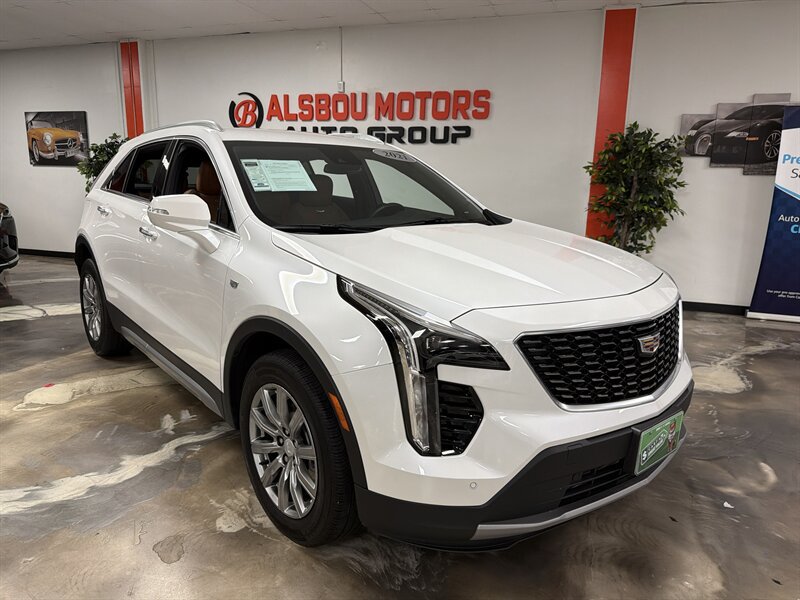 Used 2021 Cadillac XT4 Premium Luxury FWD image 1