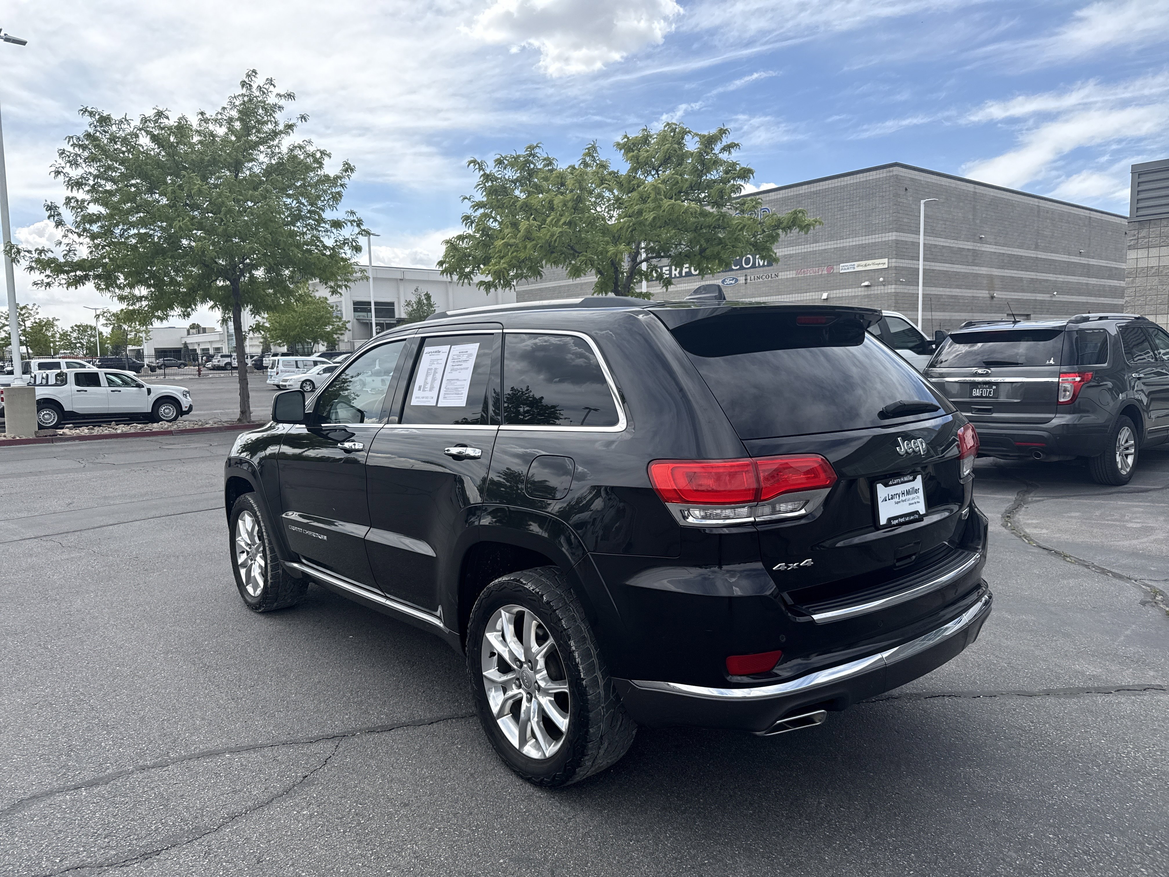 Used 2015 Jeep Grand Cherokee Summit AWD/4WD image 3
