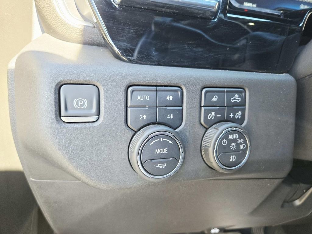 Used 2022 Chevrolet Silverado 1500 LT Trail Boss w/ LT Trail Boss Premium Package image 16