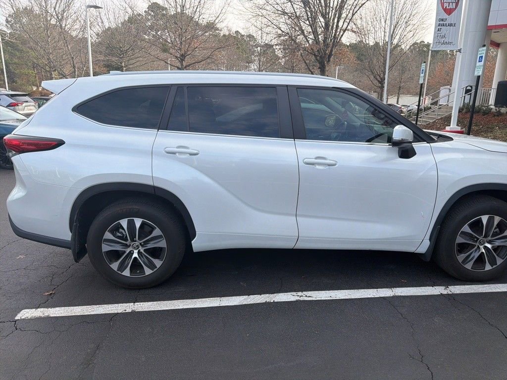 Used 2023 Toyota Highlander XLE