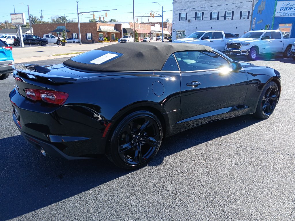 Used 2024 Chevrolet Camaro LT w/ Technology Package image 3