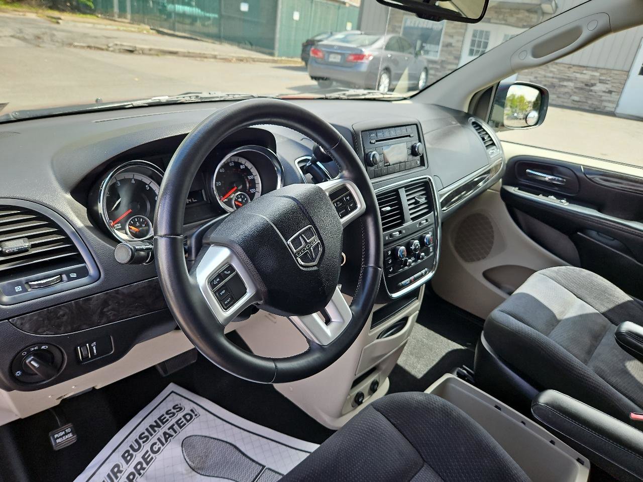 Used 2015 Dodge Grand Caravan SE w/ Quick Order Package 29E SE FWD image 13