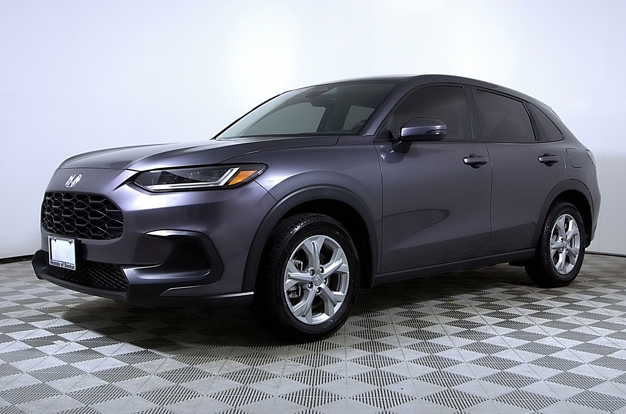 Used 2023 Honda HR-V LX image 2