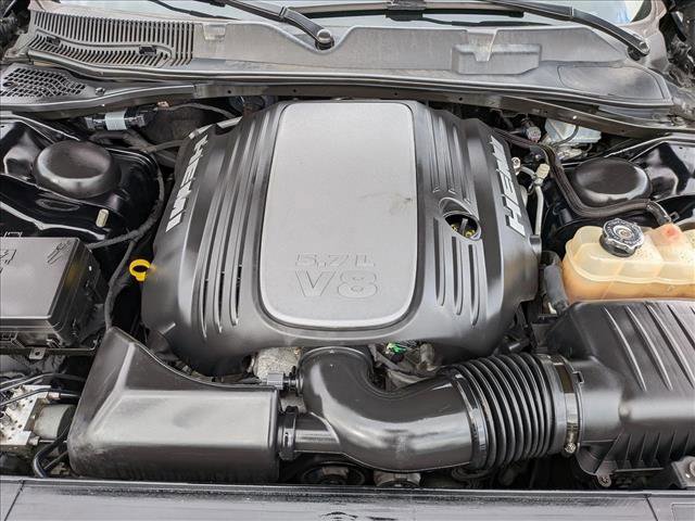 Used 2017 Dodge Challenger R/T image 21