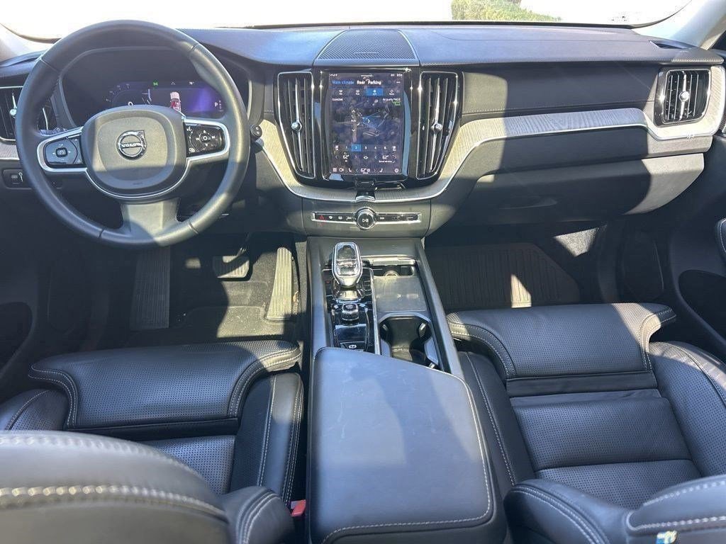 Used 2022 Volvo XC60 B6 Inscription w/ Advanced Package image 11