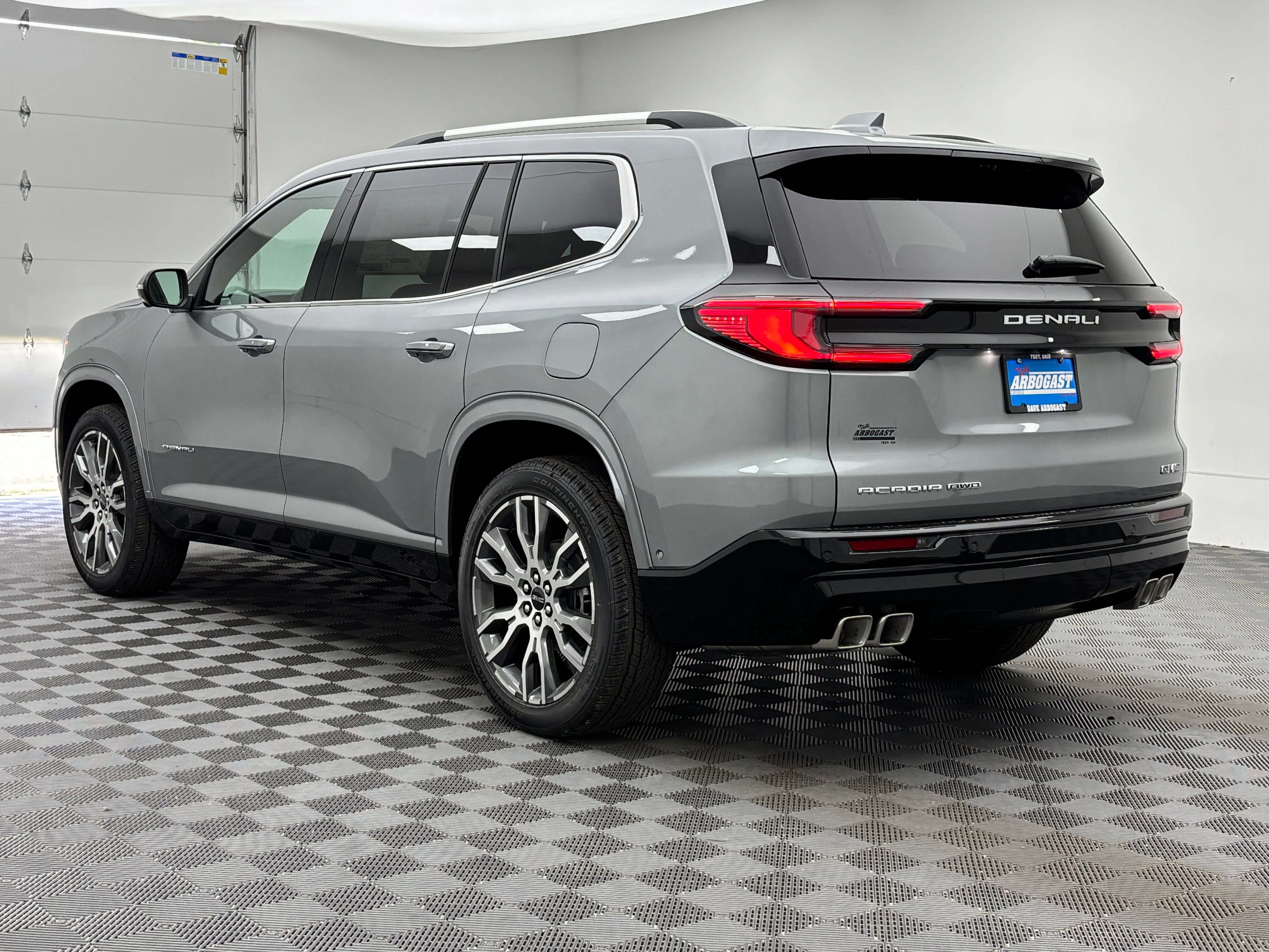 New 2026 GMC Acadia Denali Ultimate w/ LPO, Floor Liner Package AWD/4WD image 16