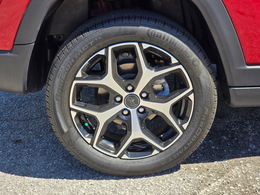 Used 2025 Jeep Compass Limited AWD/4WD image 13
