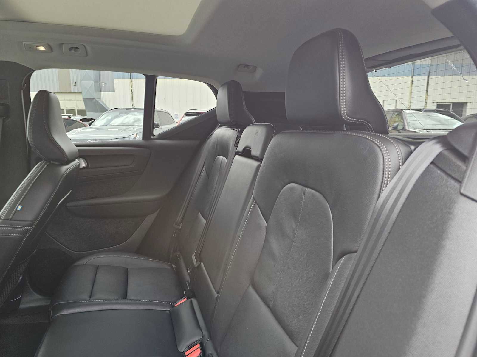 Used 2025 Volvo XC40 B5 Core w/ Protection Package Premier image 18