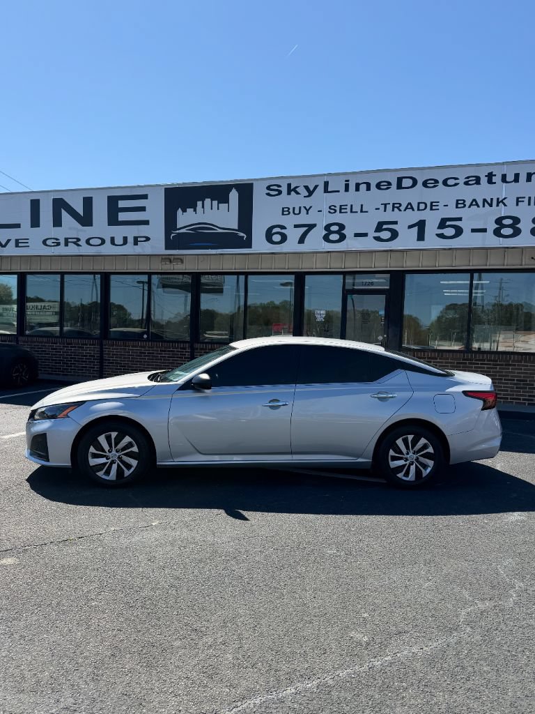 Used 2024 Nissan Altima 2.5 S FWD image 8