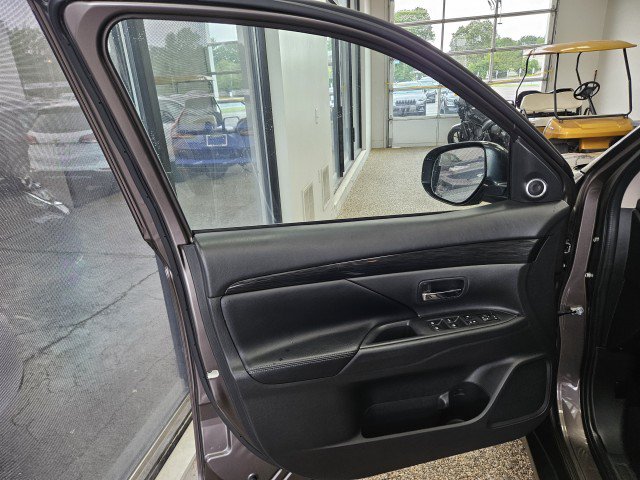 Used 2018 Mitsubishi Outlander LE FWD image 18