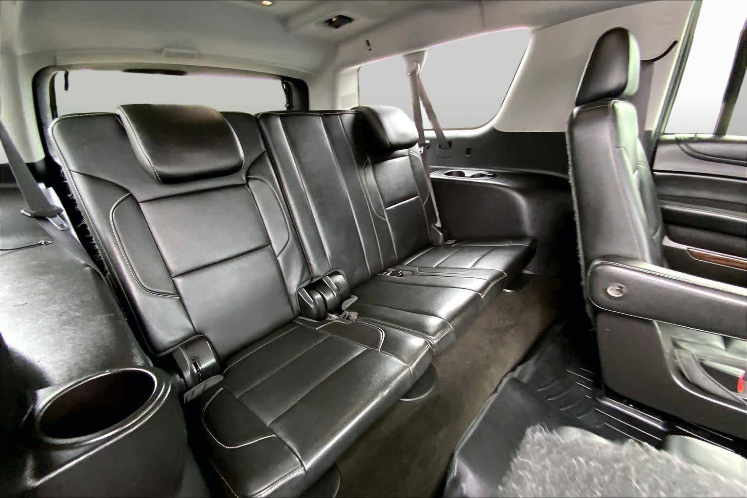 Used 2015 Chevrolet Suburban LT w/ Luxury Package RWD image 18