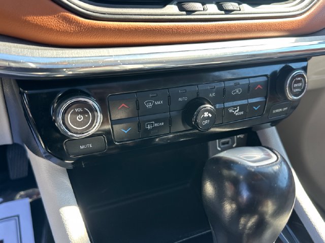 Used 2022 Jeep Compass Limited w/ Sun and Sound Group AWD/4WD image 23