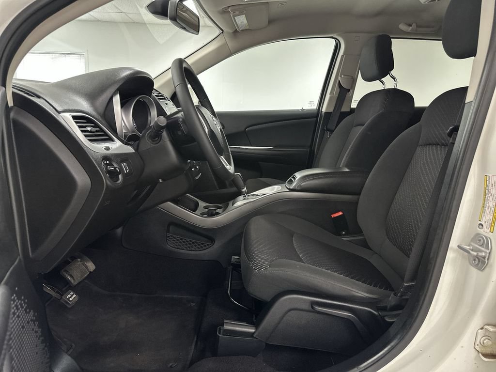 Used 2018 Dodge Journey SXT w/ Connectivity Group FWD image 10