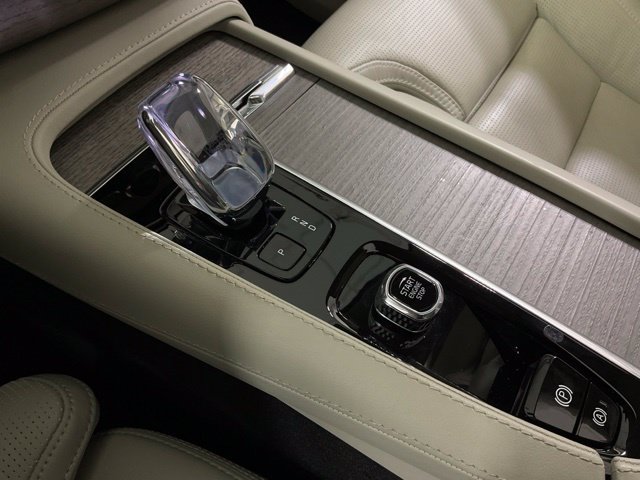 Certified 2024 Volvo XC90 T8 Ultimate AWD/4WD image 21