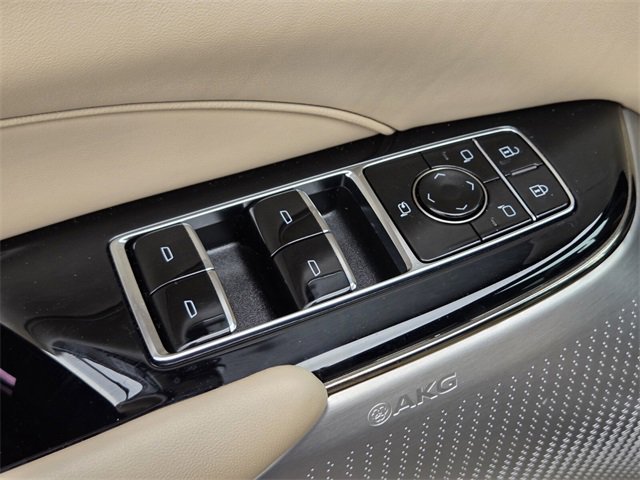 New 2025 Cadillac Lyriq Luxury image 19