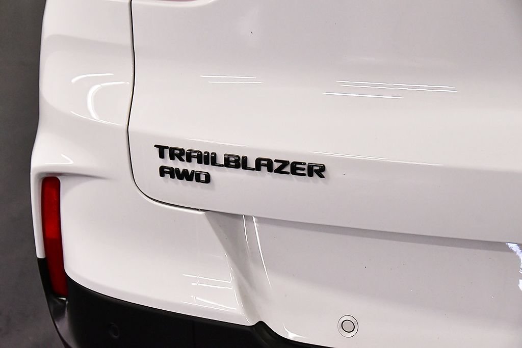 Used 2024 Chevrolet TrailBlazer RS w/ Convenience Package AWD/4WD image 10