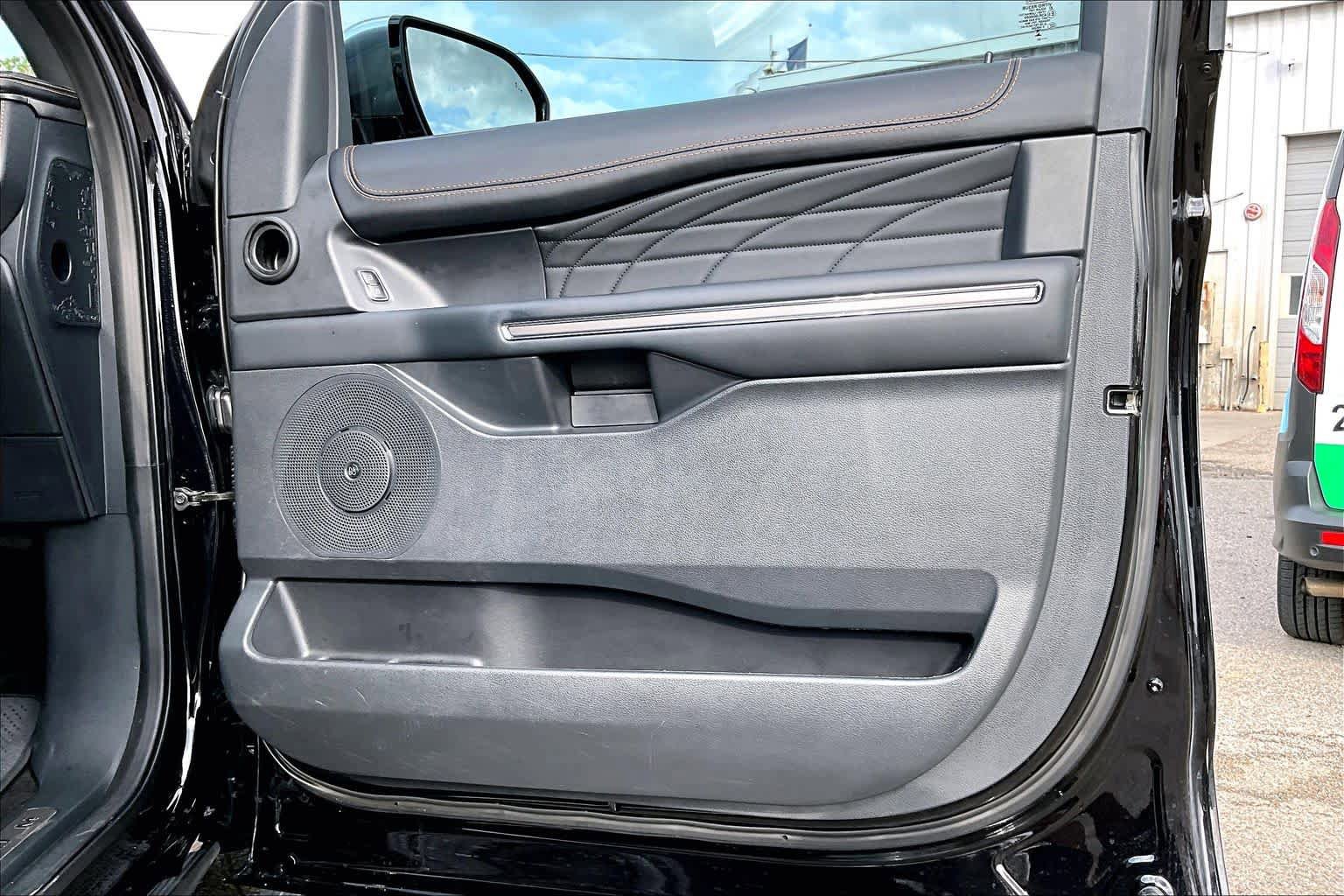Used 2023 Ford Expedition Platinum image 23