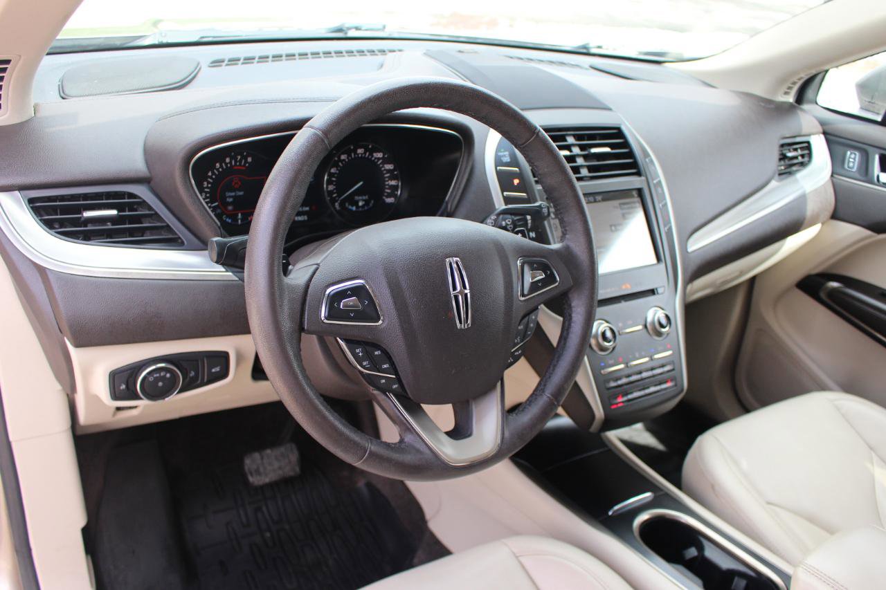Used 2018 Lincoln MKC Premiere image 16