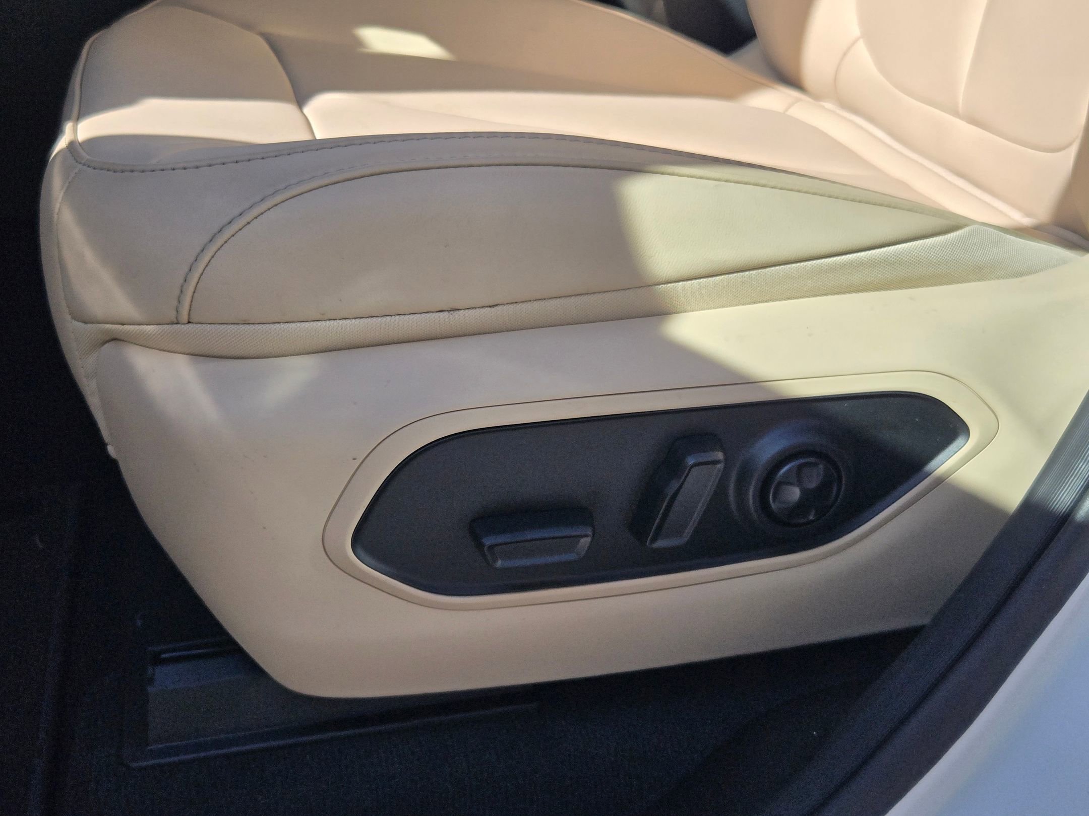 New 2026 Jeep Grand Cherokee Limited w/ Limited Altitude Package image 19