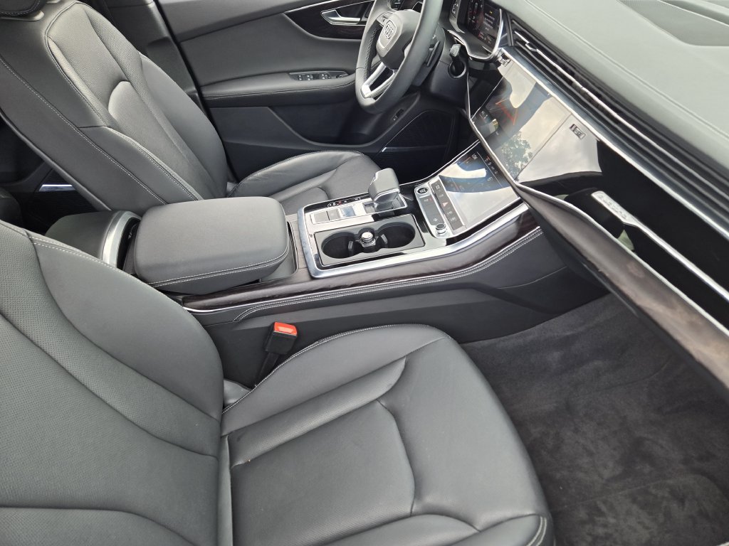Certified 2023 Audi Q8 Premium Plus w/ Premium Plus Package AWD/4WD image 18