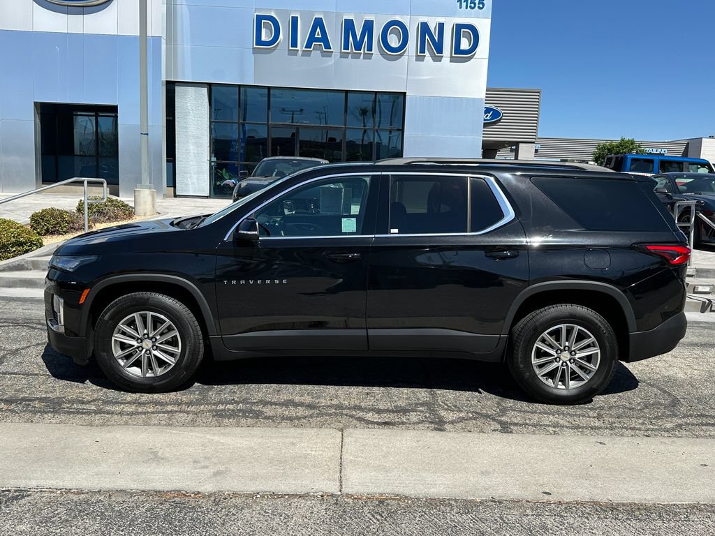 Used 2023 Chevrolet Traverse LT w/ LPO, Cargo Package AWD/4WD image 3