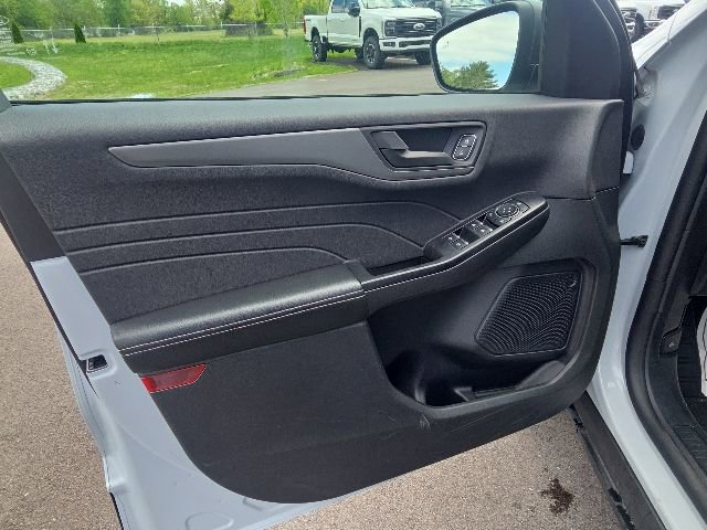 Used 2025 Ford Escape Active AWD/4WD image 21