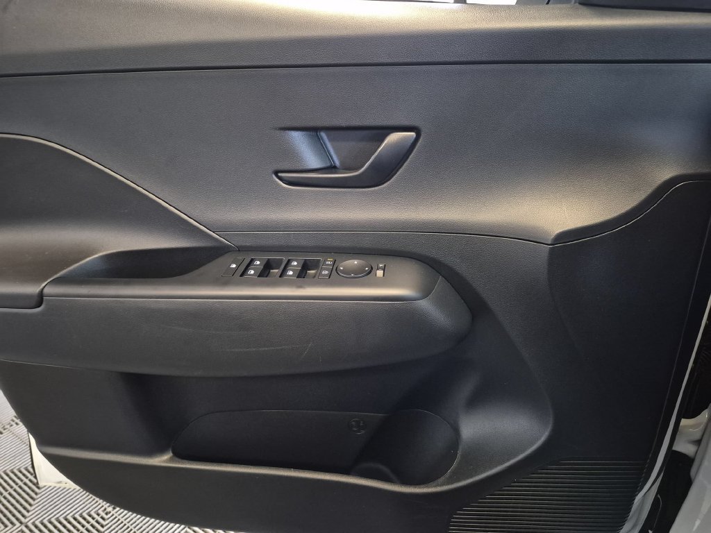 Used 2026 Hyundai Kona SEL Sport FWD image 11