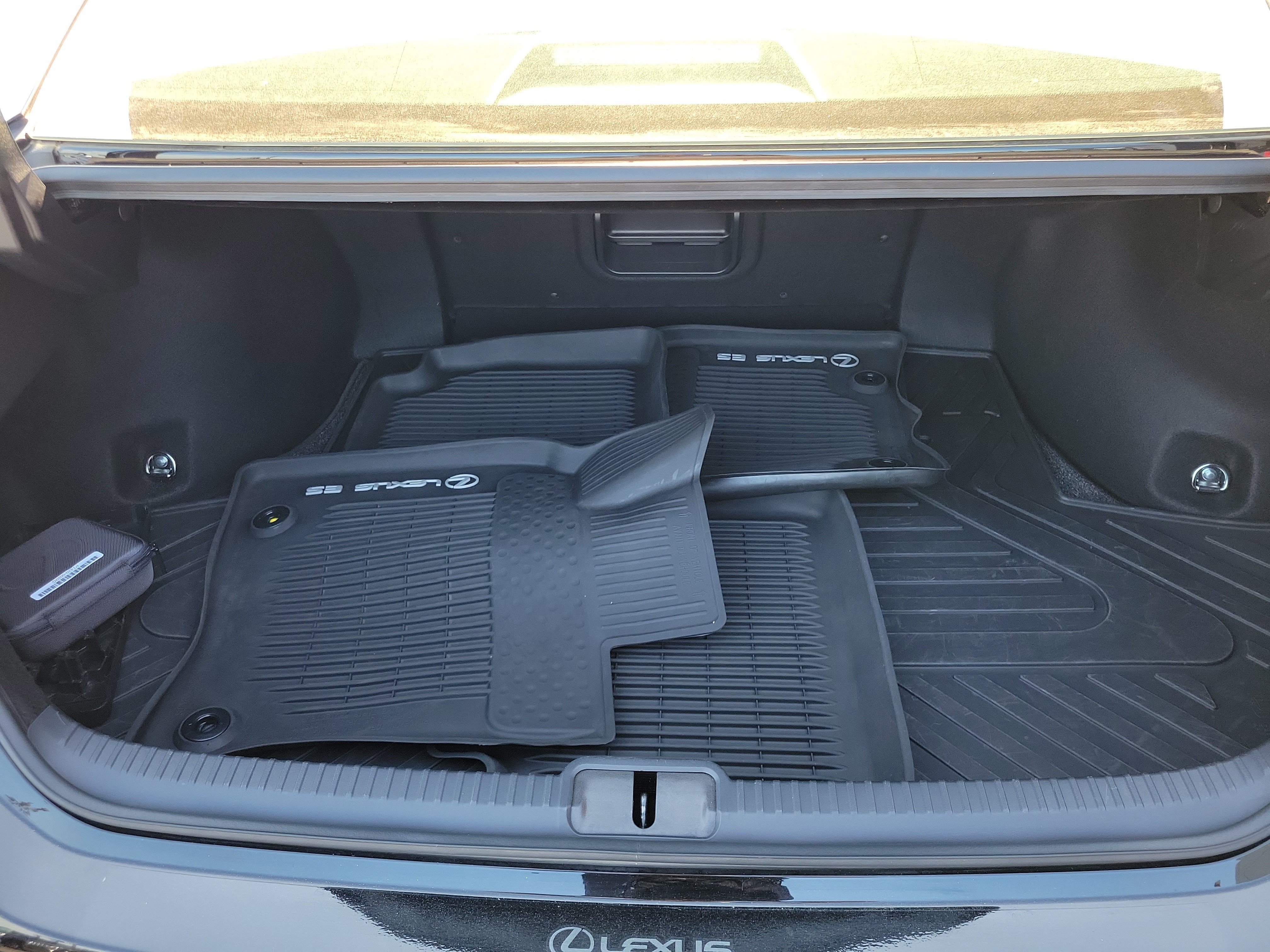 Used 2023 Lexus ES 350 w/ Premium Package FWD image 8