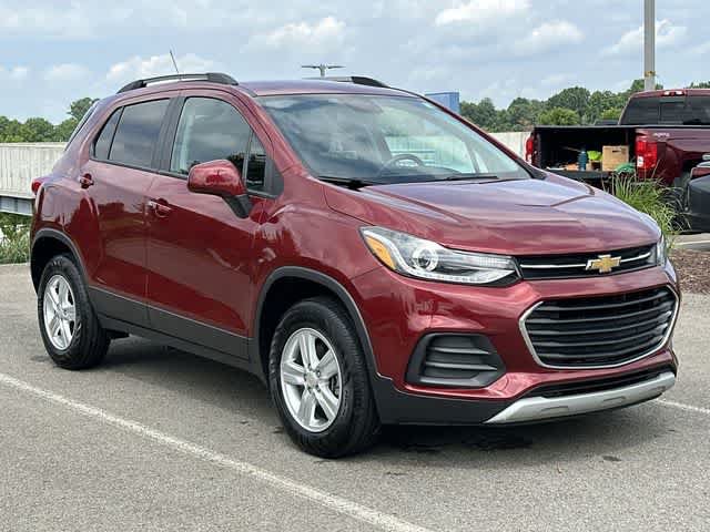 Used 2022 Chevrolet Trax LT w/ LT Convenience Package AWD/4WD image 29