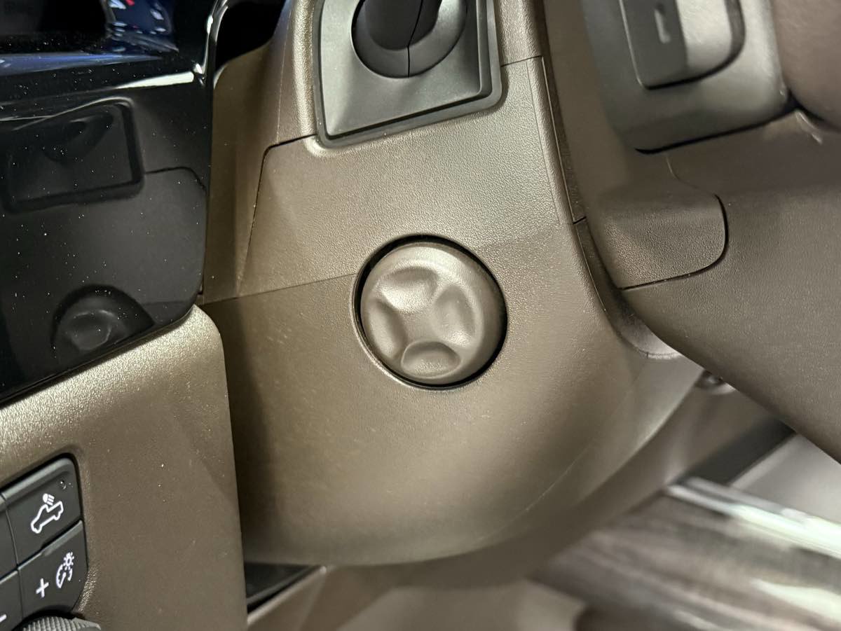 Used 2022 Chevrolet Silverado 1500 LTZ image 21