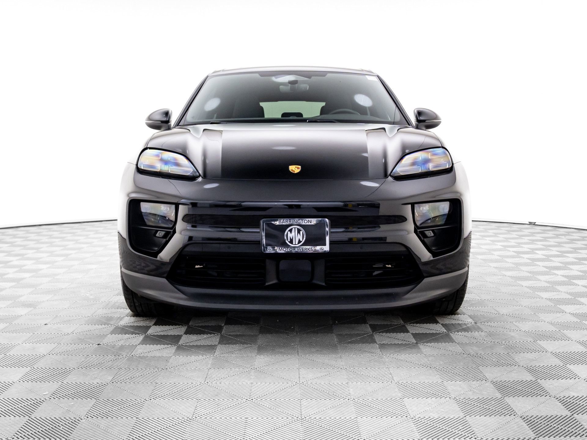 Certified 2025 Porsche Macan 4 Electric image 9