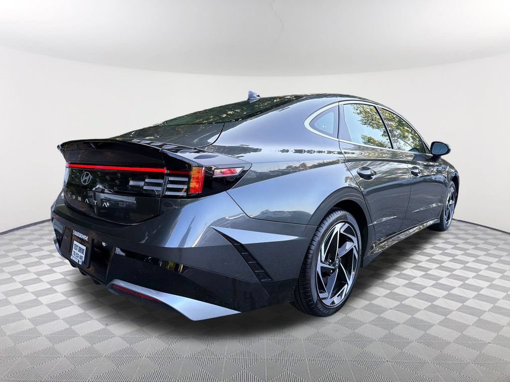 Used 2025 Hyundai Sonata SEL FWD image 5