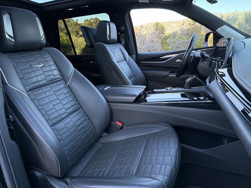 Used 2024 Cadillac Escalade V image 13