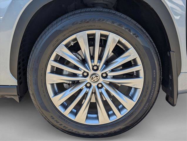 Used 2024 Toyota Highlander Platinum image 23