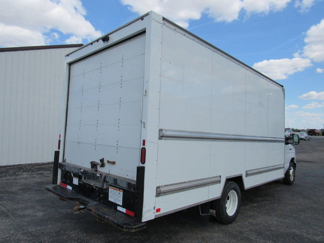 Used 2022 Ford E-350 and Econoline 350 Super Duty RWD image 3