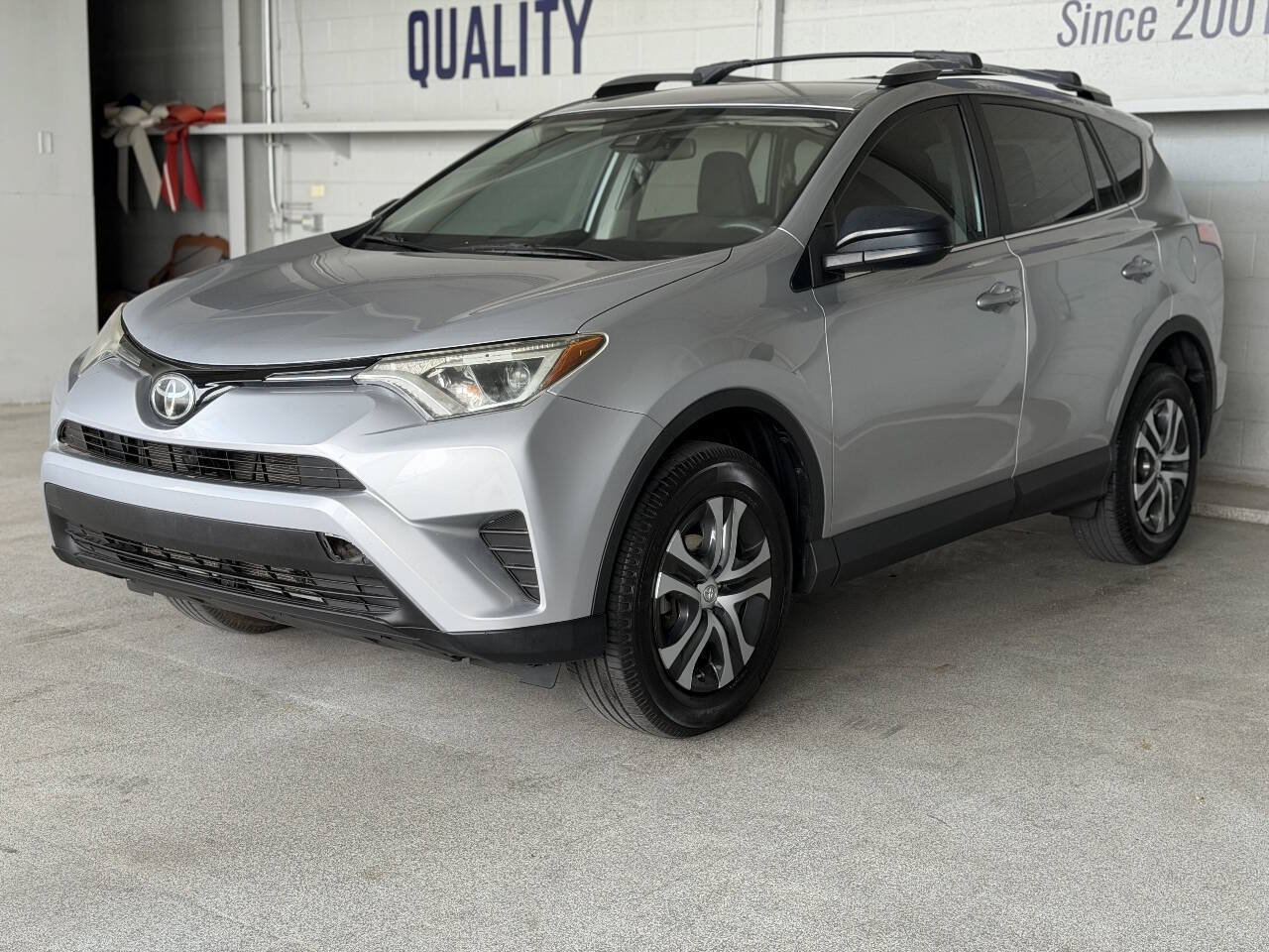 Used 2017 Toyota RAV4 LE w/ Carpet Mat Package AWD/4WD image 5