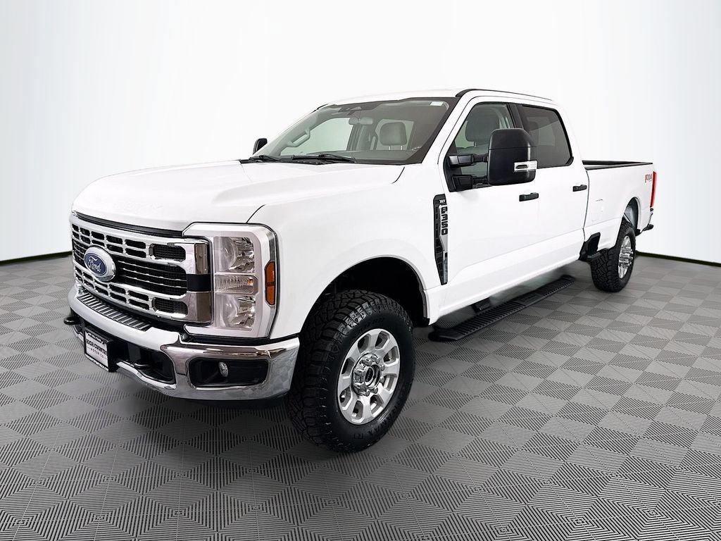 Used 2024 Ford F350 XLT w/ FX4 Off-Road Package AWD/4WD image 3