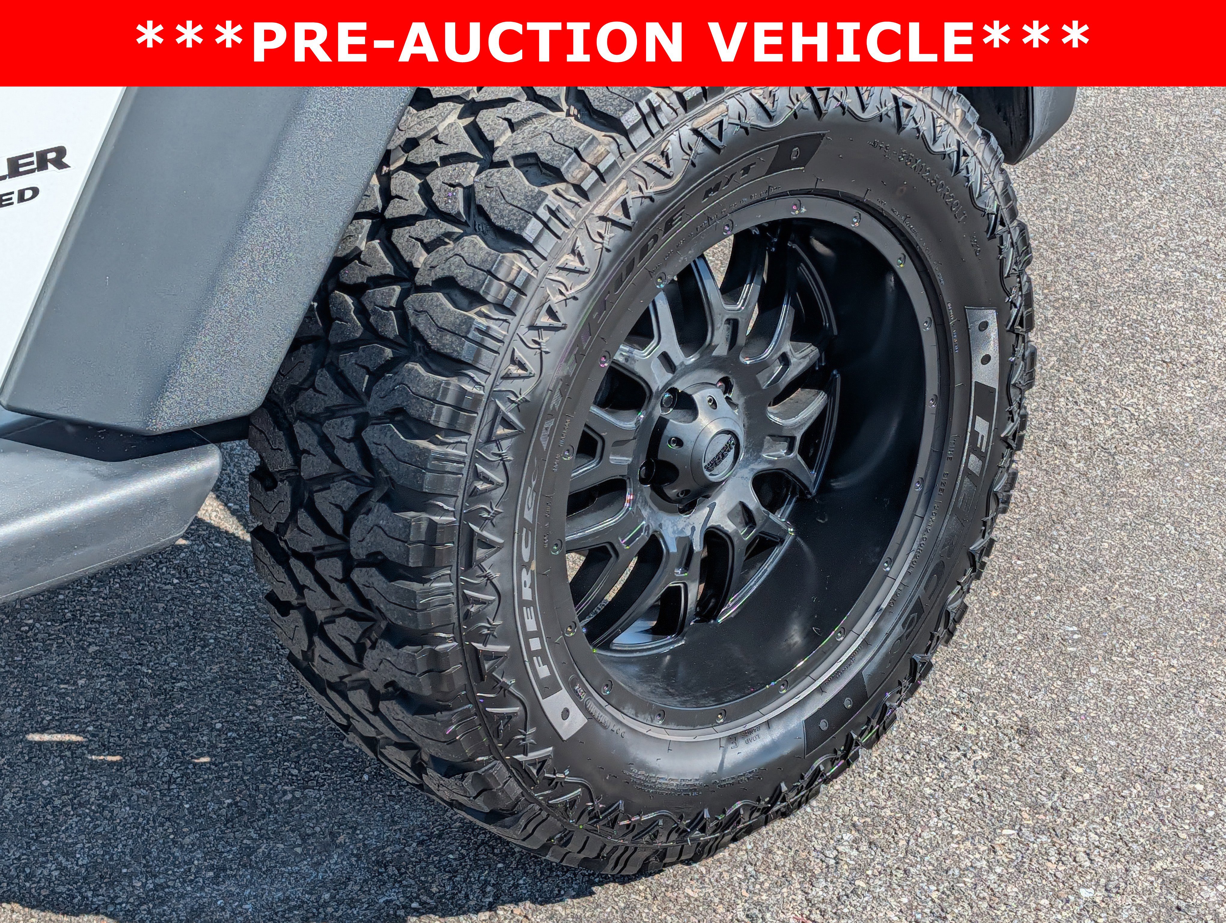 Used 2017 Jeep Wrangler Unlimited Rubicon w/ Connectivity Group image 12