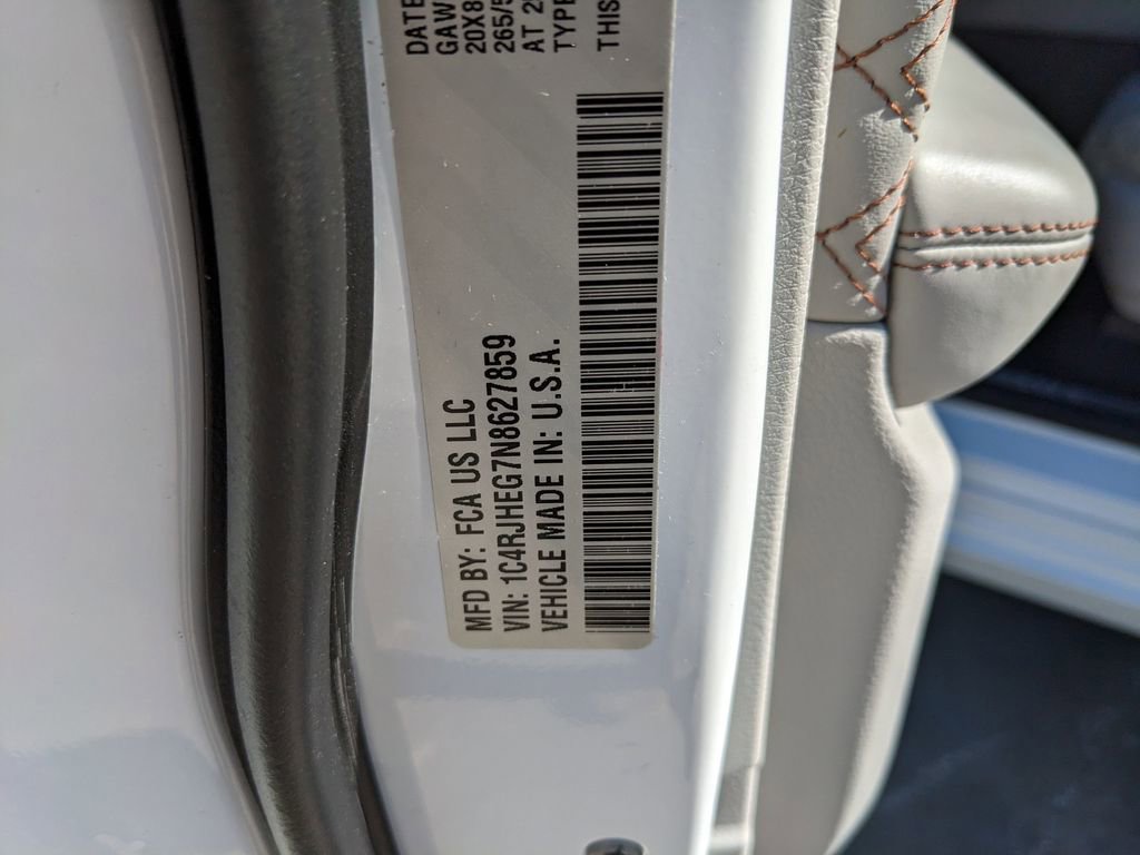 Used 2022 Jeep Grand Cherokee Summit w/ Luxury Tech Group V image 41