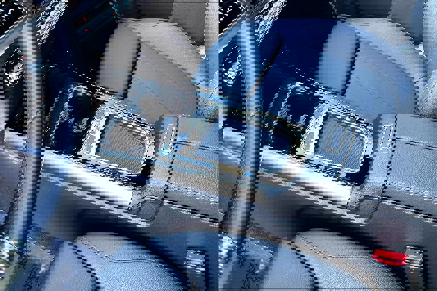 Used 2025 Mercedes-Benz GLA 250 image 16