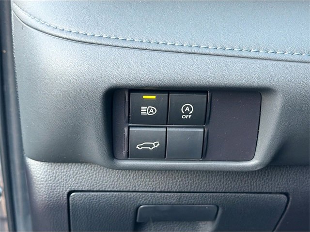 Used 2023 Toyota Highlander L image 10