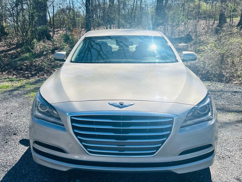 Used 2015 Hyundai Genesis 3.8 image 9