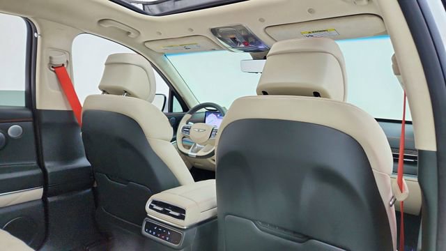 Used 2025 Genesis GV80 3.5T e-SC image 28