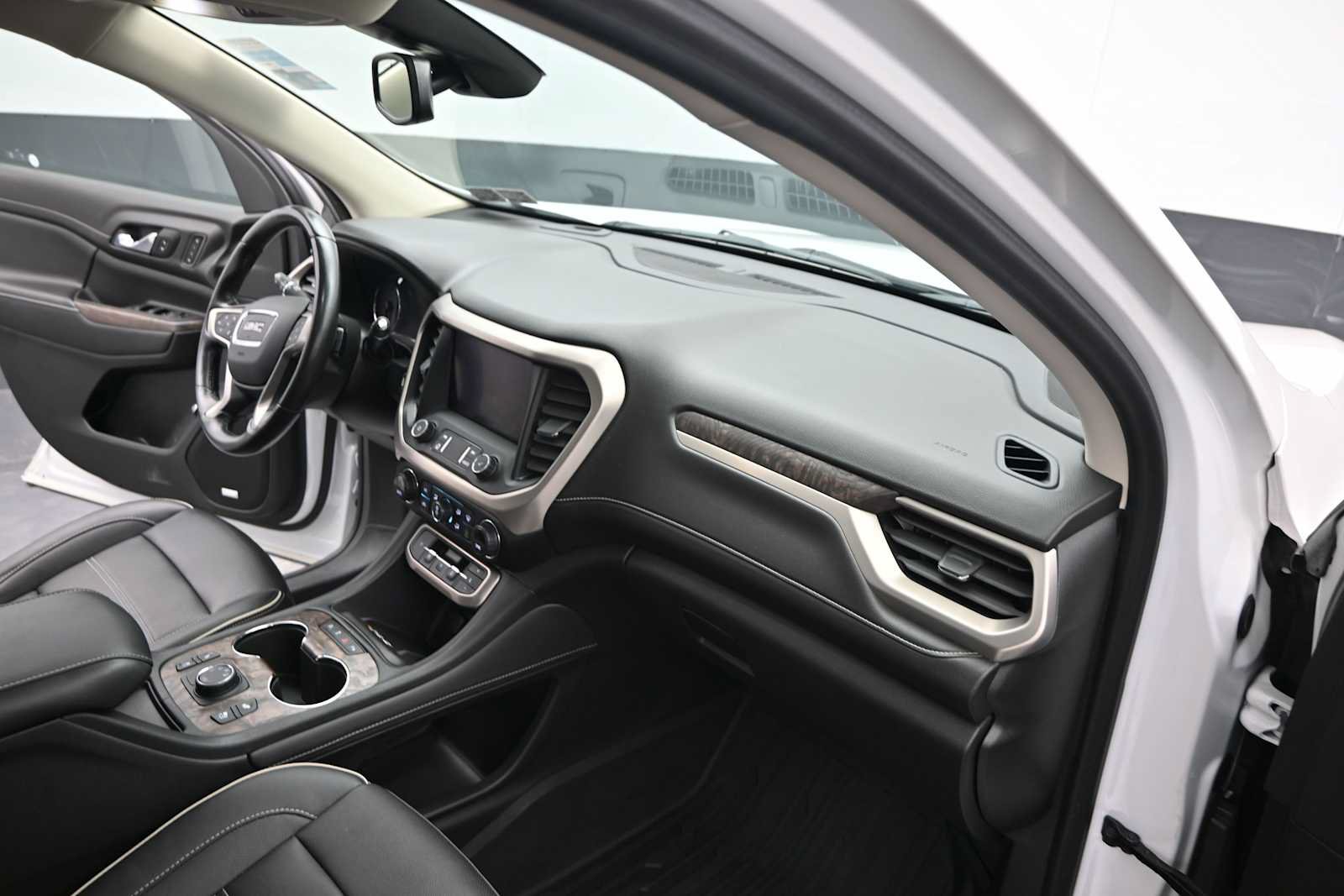 Used 2020 GMC Acadia Denali w/ LPO, Floor Liner Package AWD/4WD image 23