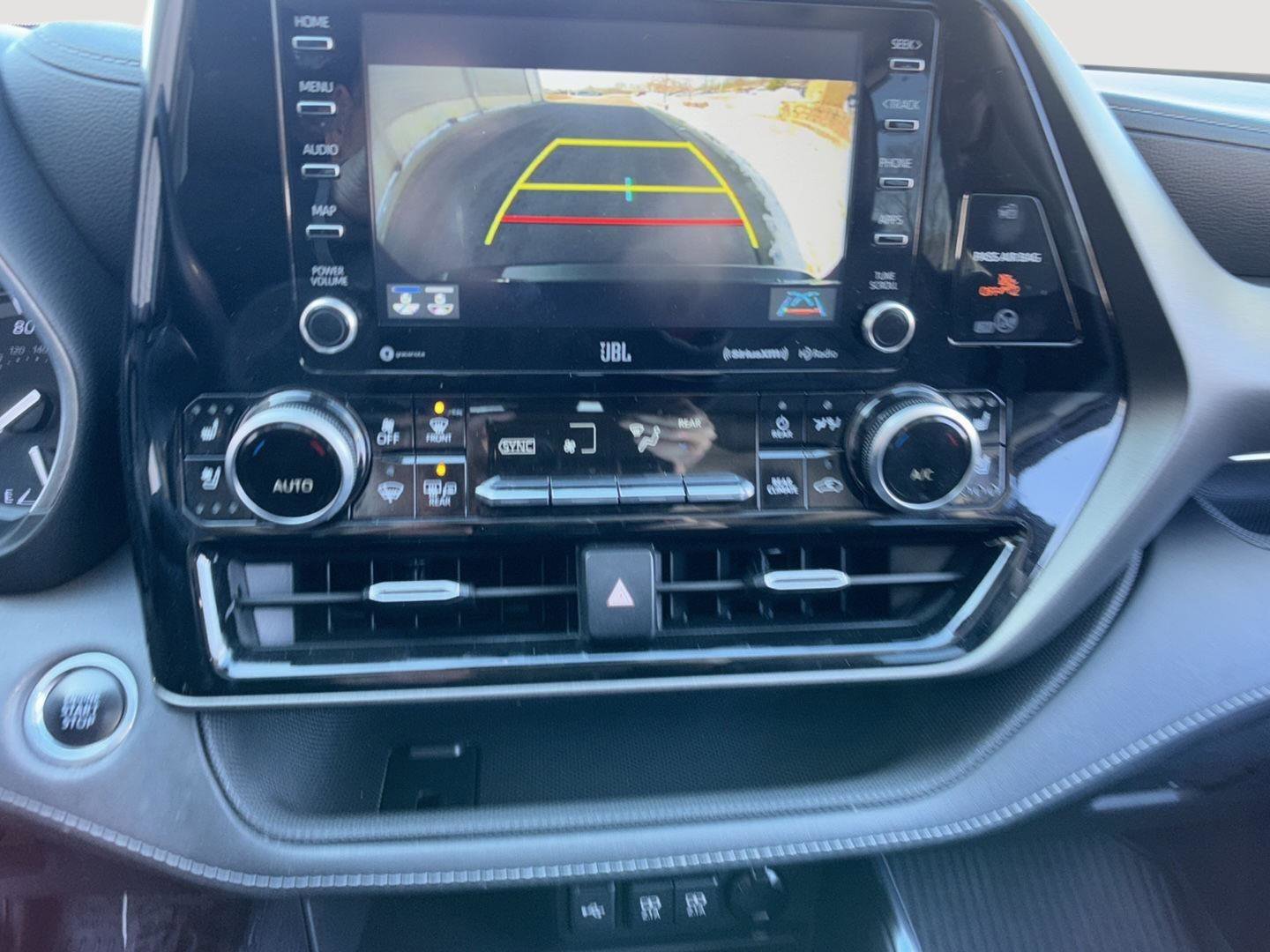 Used 2020 Toyota Highlander Limited image 38